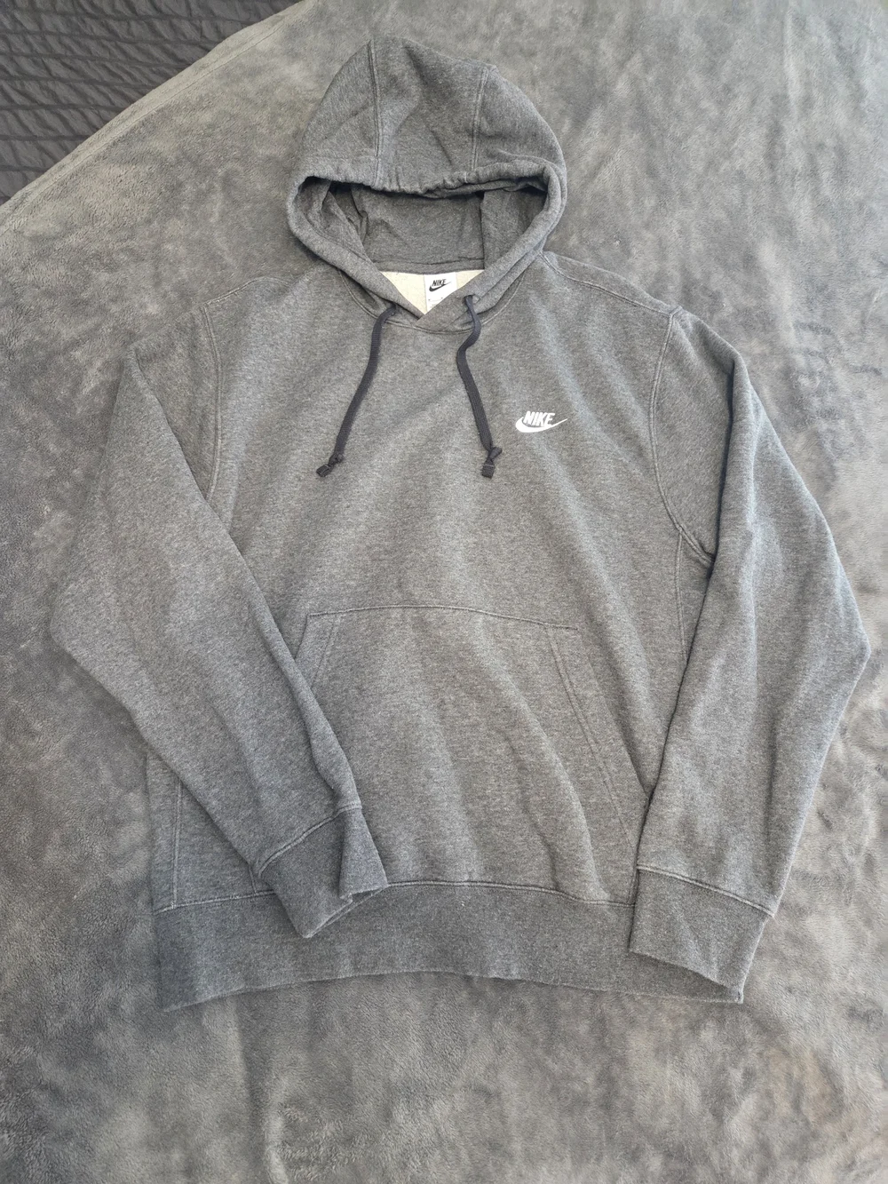 Nike Men's Gray Pullover Hoodie Sweatshirt